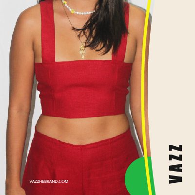Vazz - mujer usando crop top